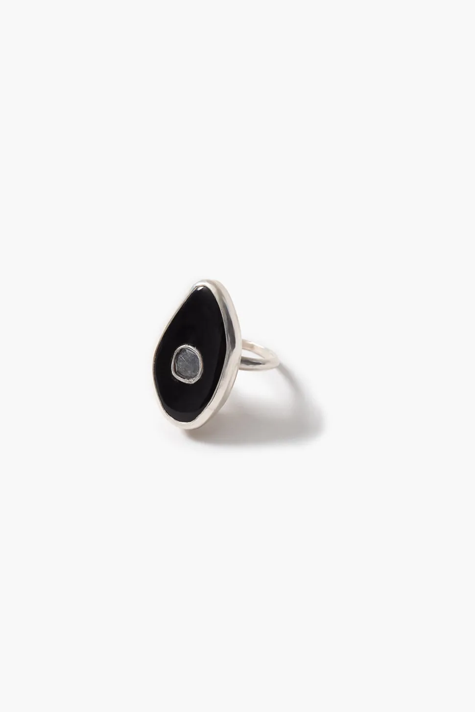Oasis Ring Black Horn